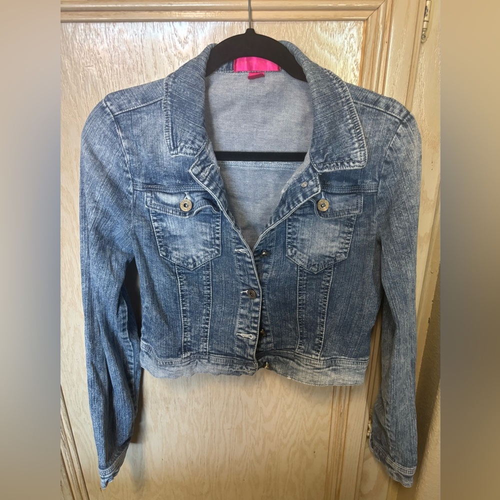 Tinseltown Distressed Denim‎ Jacket Cropped